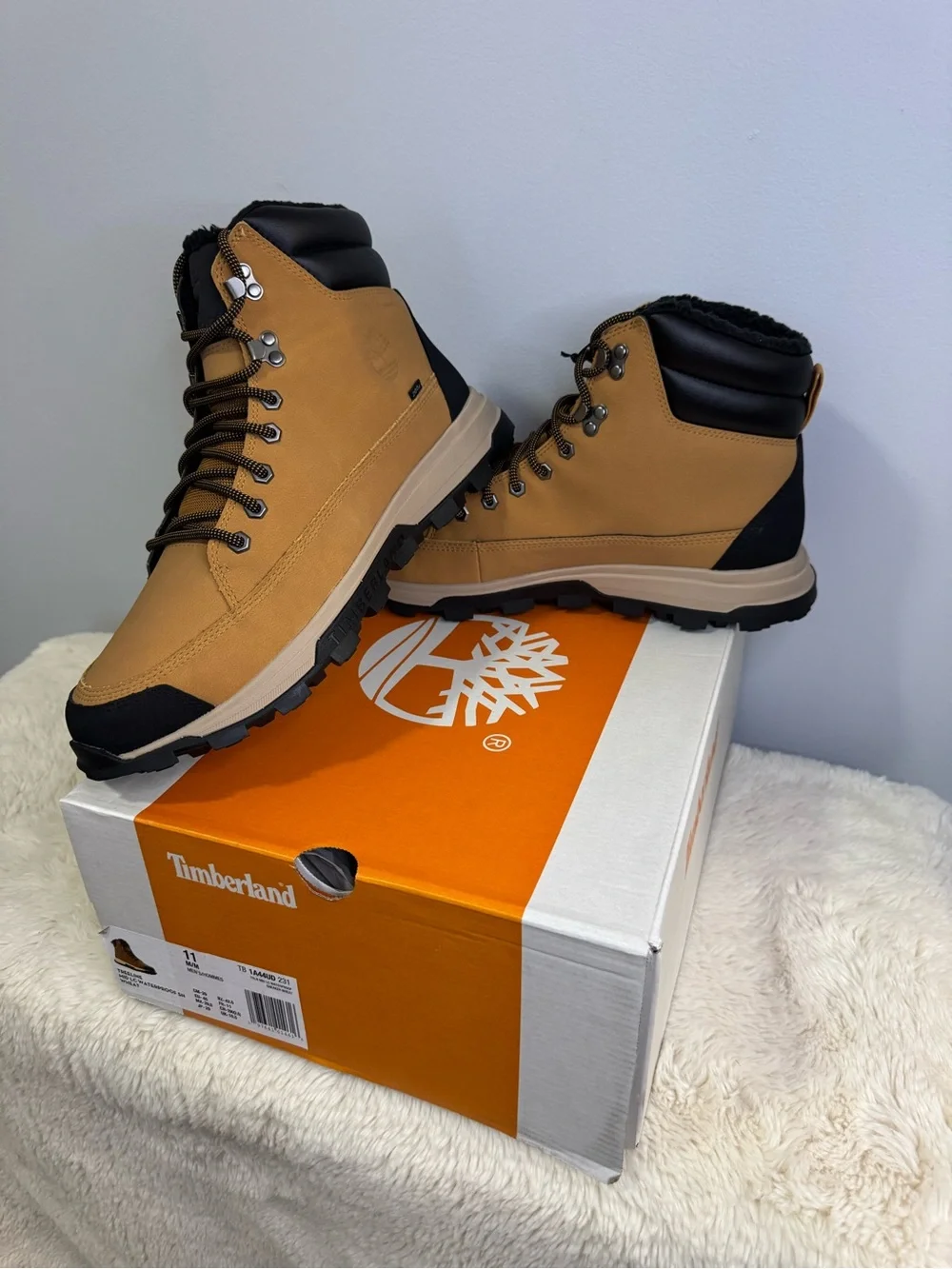 Timberland Men's Waterproof Hiker Boot Wheat/Black Leather Lace-Up US 11